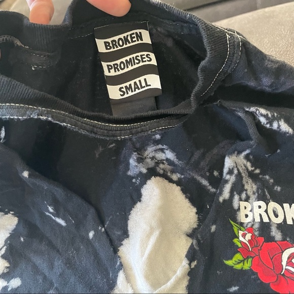 Small cut Broken Promises tee.. bleached/black tie - Picture 4 of 4